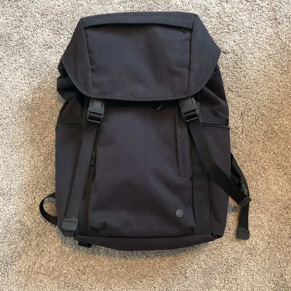 Command the day backpack